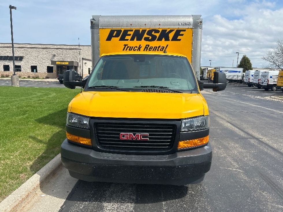 Light Duty Box Truck-Light and Medium Duty Trucks-GMC-2022-Savana G33903-Milwaukee-WI-79,821\n\t\tmiles-$ 29,750 - Image 2