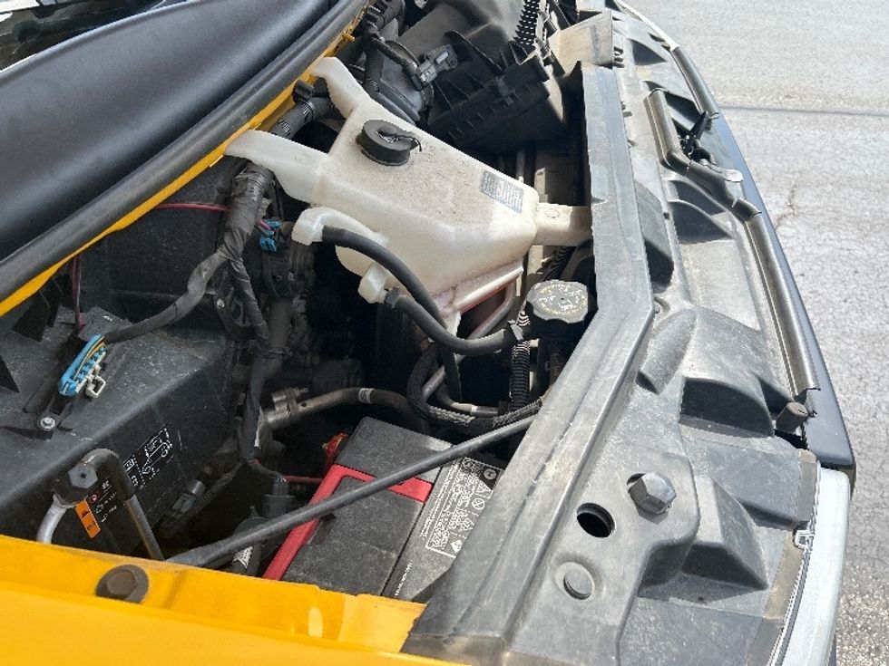 Light Duty Box Truck-Light and Medium Duty Trucks-GMC-2022-Savana G33903-Milwaukee-WI-79,821\n\t\tmiles-$ 29,750 - Image 22