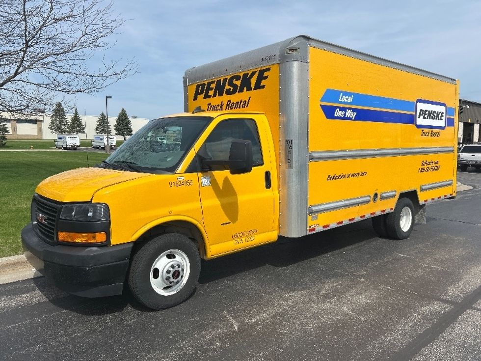 Light Duty Box Truck-Light and Medium Duty Trucks-GMC-2022-Savana G33903-Milwaukee-WI-79,821\n\t\tmiles-$ 29,750 - Image 3