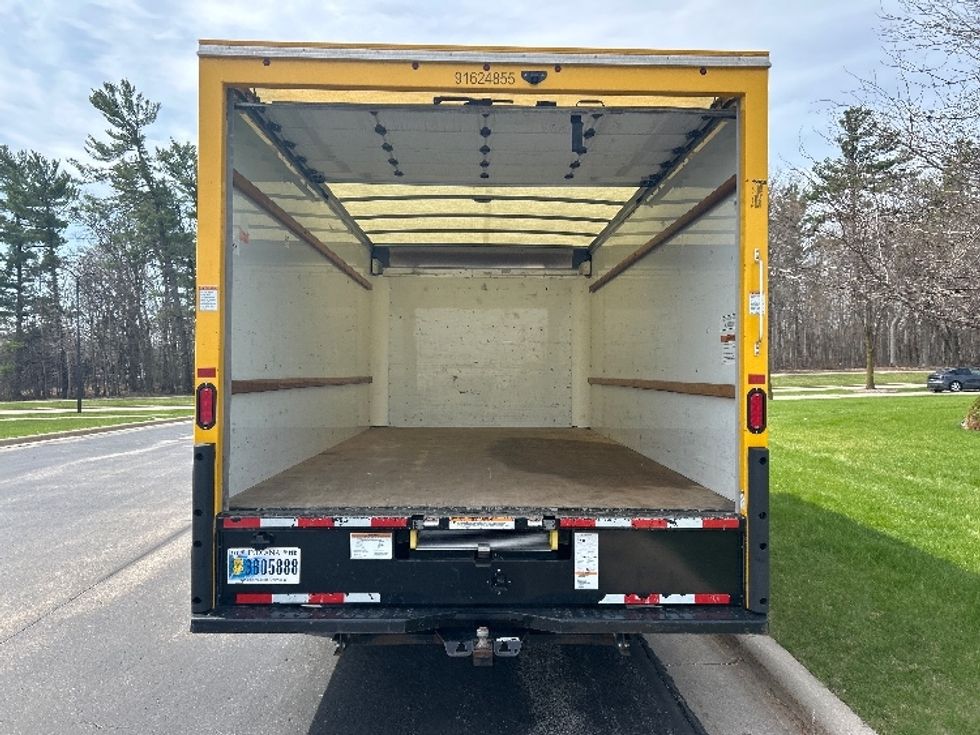 Light Duty Box Truck-Light and Medium Duty Trucks-GMC-2022-Savana G33903-Milwaukee-WI-79,821\n\t\tmiles-$ 29,750 - Image 8