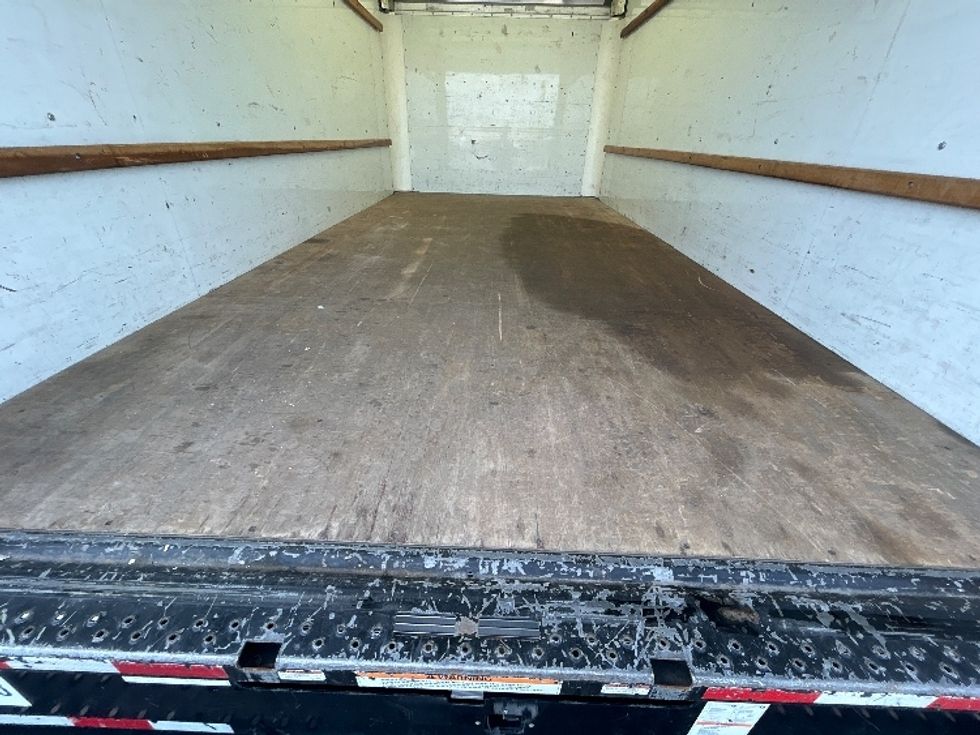 Light Duty Box Truck-Light and Medium Duty Trucks-GMC-2022-Savana G33903-Milwaukee-WI-79,821\n\t\tmiles-$ 29,750 - Image 9