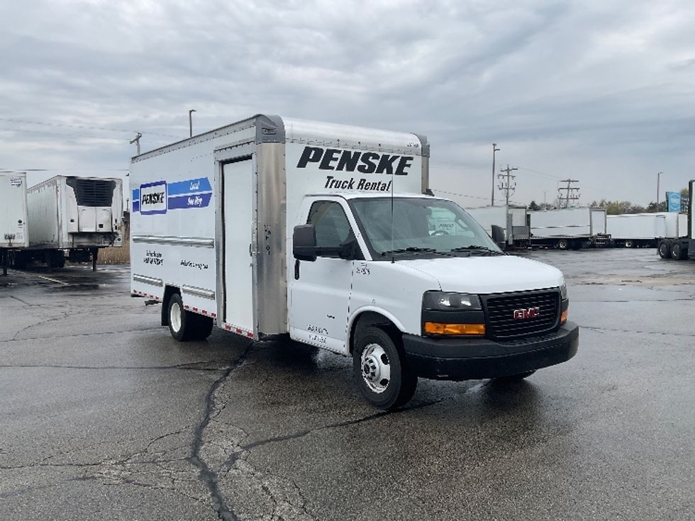 Light Duty Box Truck-Light and Medium Duty Trucks-GMC-2022-Savana G33903-Milwaukee-WI-85,379\n\t\tmiles-$ 35,500 - Image 1