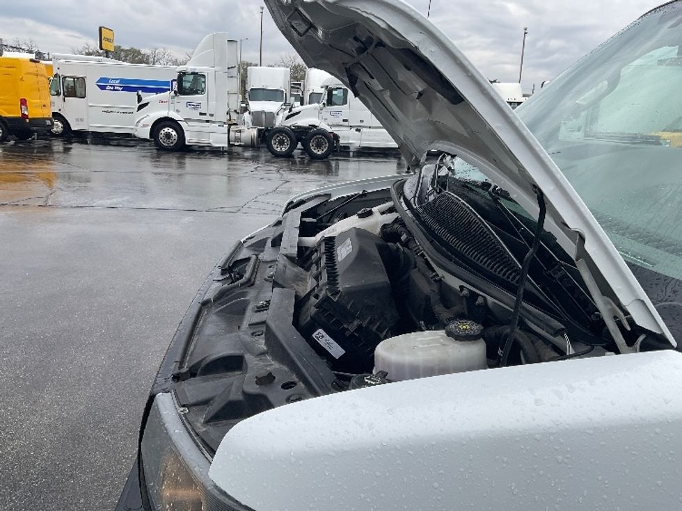 Light Duty Box Truck-Light and Medium Duty Trucks-GMC-2022-Savana G33903-Milwaukee-WI-85,379\n\t\tmiles-$ 35,500 - Image 24