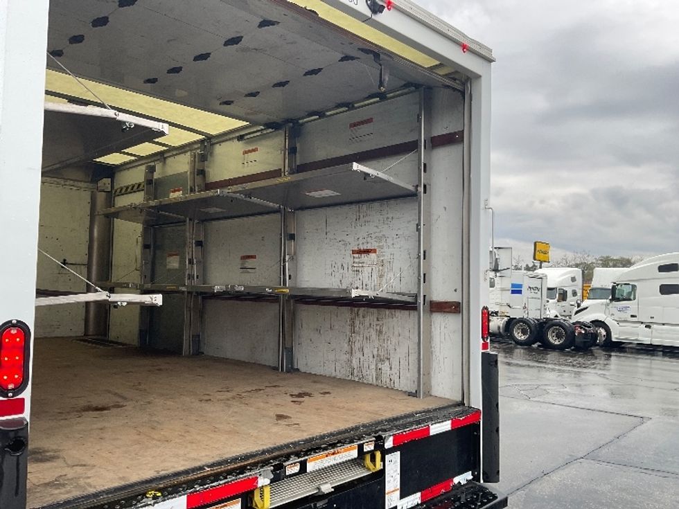 Light Duty Box Truck-Light and Medium Duty Trucks-GMC-2022-Savana G33903-Milwaukee-WI-85,379\n\t\tmiles-$ 35,500 - Image 26