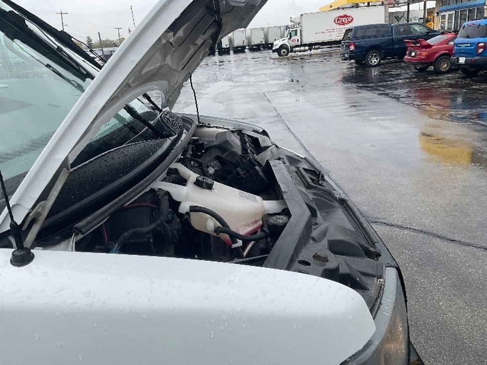 Light Duty Box Truck-Light and Medium Duty Trucks-GMC-2022-Savana G33903-Milwaukee-WI-85,379\n\t\tmiles-$ 35,500 - Image 27