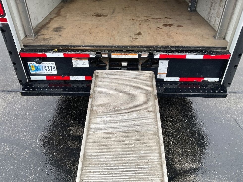 Light Duty Box Truck-Light and Medium Duty Trucks-GMC-2022-Savana G33903-Milwaukee-WI-85,379\n\t\tmiles-$ 35,500 - Image 8