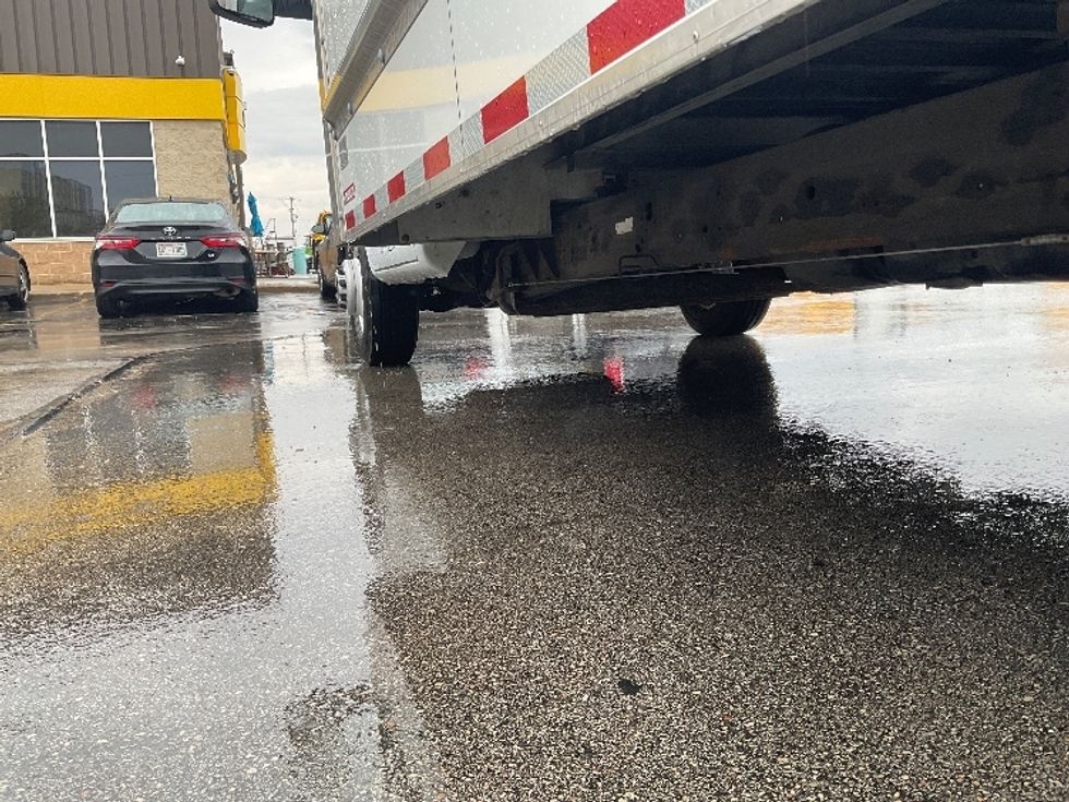 Light Duty Box Truck-Light and Medium Duty Trucks-GMC-2022-Savana G33903-Milwaukee-WI-85,379\n\t\tmiles-$ 35,500 - Image 9