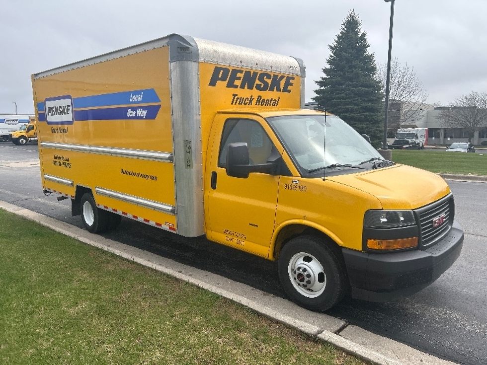 Light Duty Box Truck-Light and Medium Duty Trucks-GMC-2022-Savana G33903-Milwaukee-WI-94,919\n\t\tmiles-$ 29,000 - Image 1