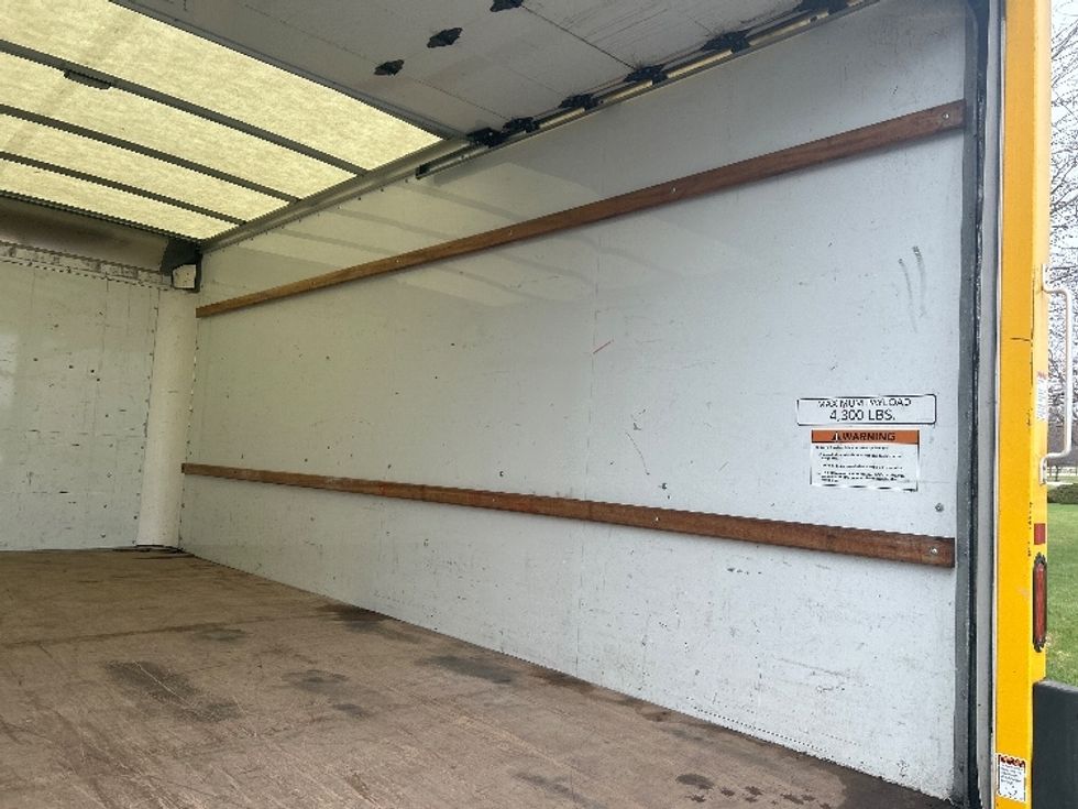 Light Duty Box Truck-Light and Medium Duty Trucks-GMC-2022-Savana G33903-Milwaukee-WI-94,919\n\t\tmiles-$ 29,000 - Image 11