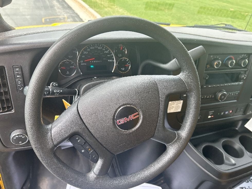 Light Duty Box Truck-Light and Medium Duty Trucks-GMC-2022-Savana G33903-Milwaukee-WI-94,919\n\t\tmiles-$ 29,000 - Image 17