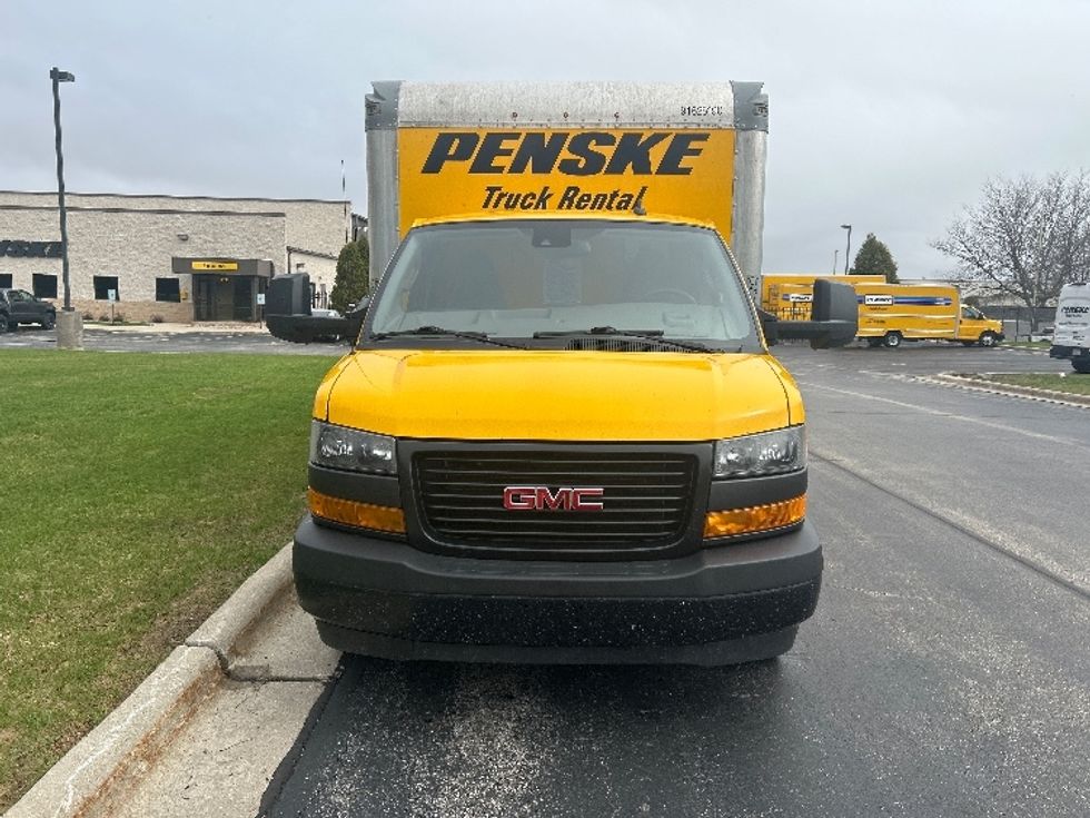 Light Duty Box Truck-Light and Medium Duty Trucks-GMC-2022-Savana G33903-Milwaukee-WI-94,919\n\t\tmiles-$ 29,000 - Image 2