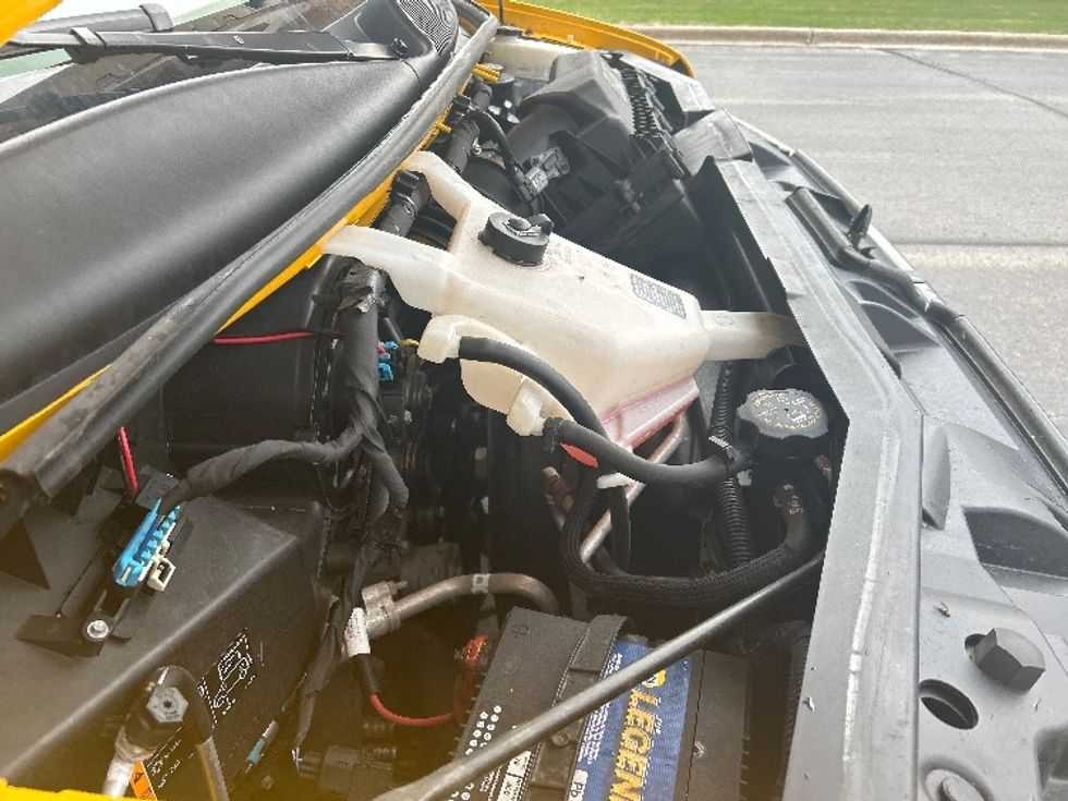 Light Duty Box Truck-Light and Medium Duty Trucks-GMC-2022-Savana G33903-Milwaukee-WI-94,919\n\t\tmiles-$ 29,000 - Image 22