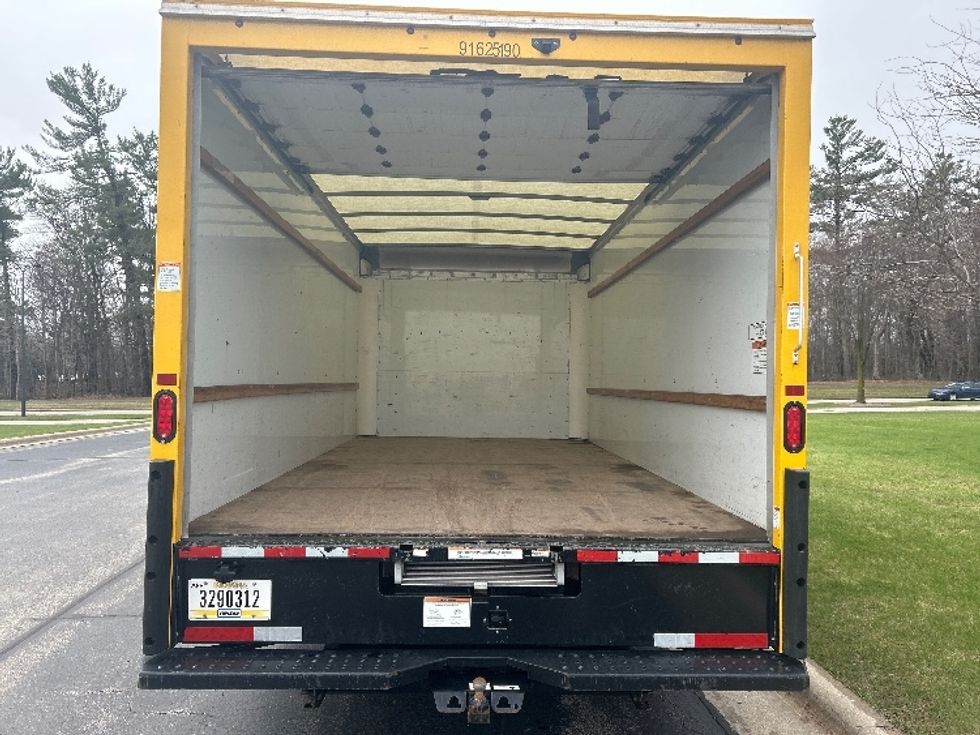 Light Duty Box Truck-Light and Medium Duty Trucks-GMC-2022-Savana G33903-Milwaukee-WI-94,919\n\t\tmiles-$ 29,000 - Image 8