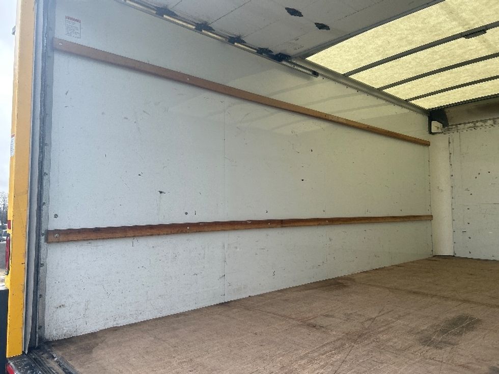 Light Duty Box Truck-Light and Medium Duty Trucks-GMC-2022-Savana G33903-Milwaukee-WI-94,919\n\t\tmiles-$ 29,000 - Image 9