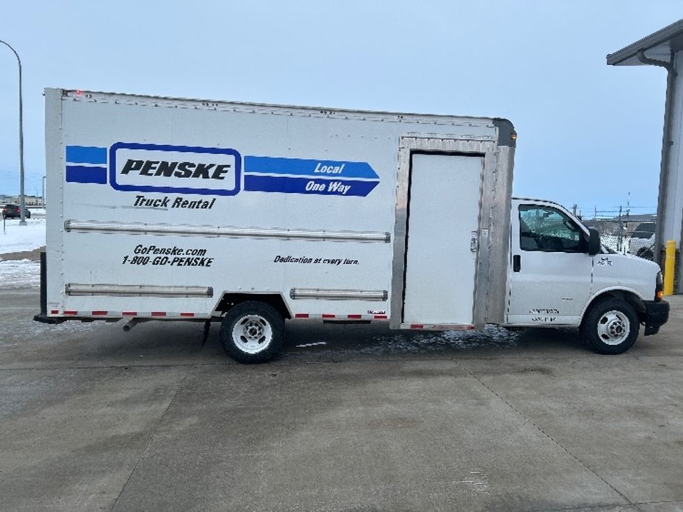 2022 Gmc Savana 3500 Cutaway photo 13