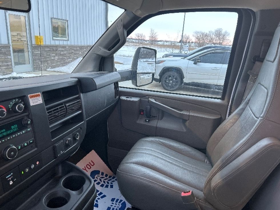 2022 Gmc Savana 3500 Cutaway photo 17