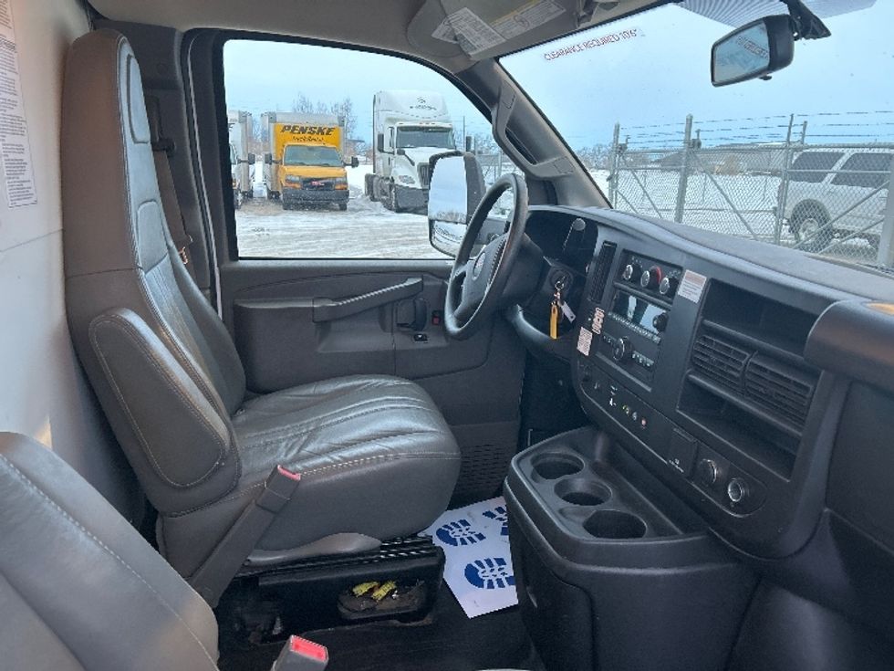2022 Gmc Savana 3500 Cutaway photo 20