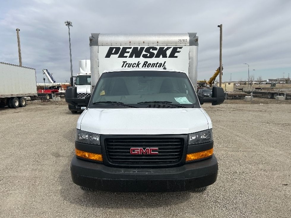 Light Duty Box Truck-Light and Medium Duty Trucks-GMC-2022-Savana G33903-Minot-ND-48,476\n\t\tmiles-$ 42,250 - Image 2