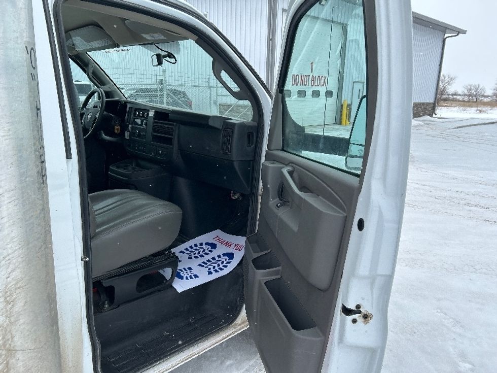 Light Duty Box Truck-Light and Medium Duty Trucks-GMC-2022-Savana G33903-Minot-ND-48,476\n\t\tmiles-$ 42,250 - Image 20