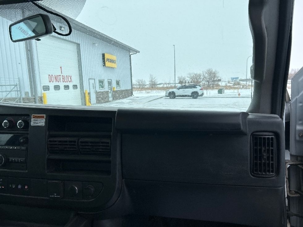 Light Duty Box Truck-Light and Medium Duty Trucks-GMC-2022-Savana G33903-Minot-ND-48,476\n\t\tmiles-$ 42,250 - Image 21