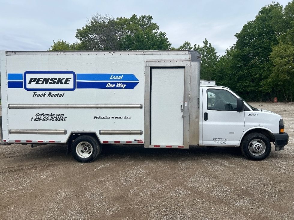 Light Duty Box Truck-Light and Medium Duty Trucks-GMC-2022-Savana G33903-Moberly-MO-104,060\n\t\tmiles-$ 33,250 - Image 14