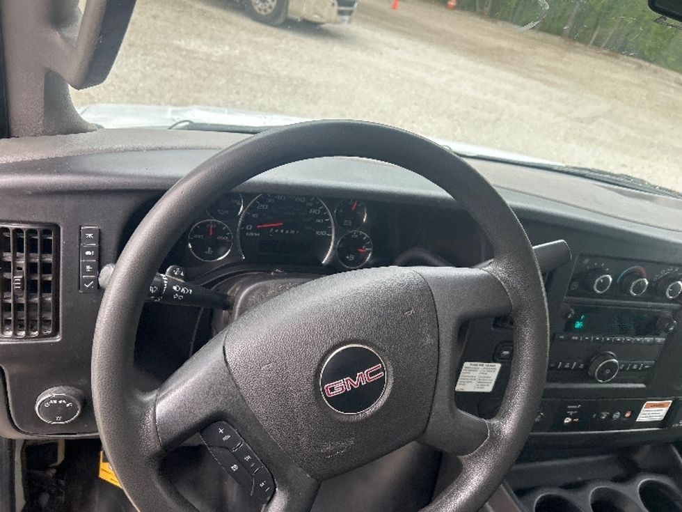 Light Duty Box Truck-Light and Medium Duty Trucks-GMC-2022-Savana G33903-Moberly-MO-104,060\n\t\tmiles-$ 33,250 - Image 17