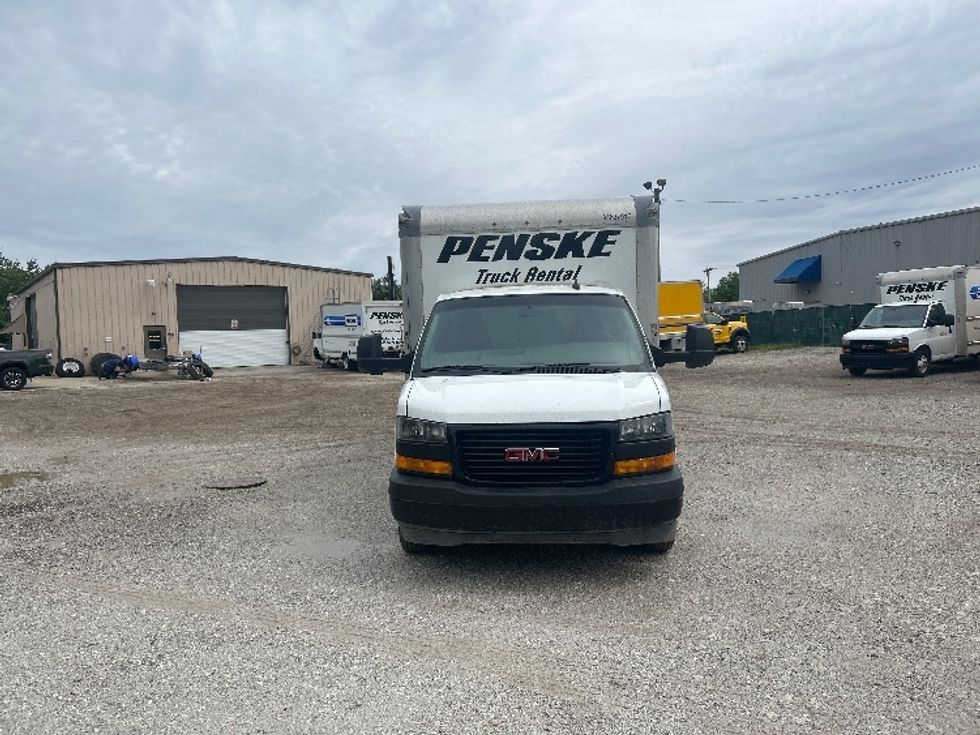 Light Duty Box Truck-Light and Medium Duty Trucks-GMC-2022-Savana G33903-Moberly-MO-104,060\n\t\tmiles-$ 33,250 - Image 2