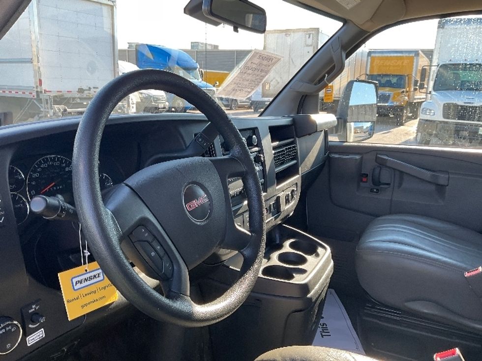 Light Duty Box Truck-Light and Medium Duty Trucks-GMC-2022-Savana G33903-Moberly-MO-96,687\n\t\tmiles-$ 31,750 - Image 17