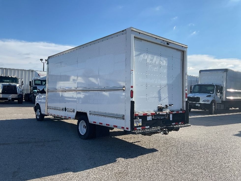 Light Duty Box Truck-Light and Medium Duty Trucks-GMC-2022-Savana G33903-Moberly-MO-96,687\n\t\tmiles-$ 31,750 - Image 6