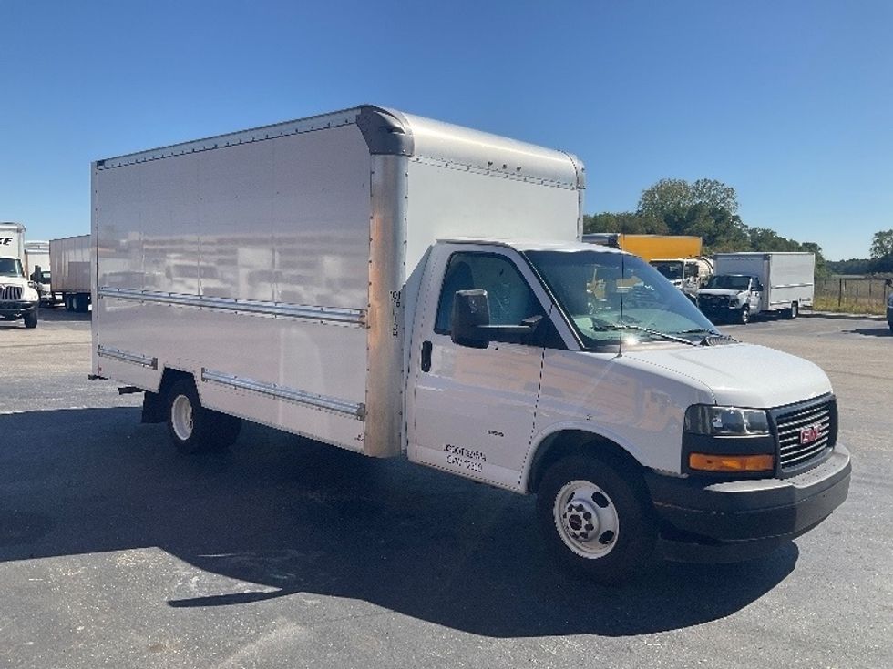 Light Duty Box Truck-Light and Medium Duty Trucks-GMC-2022-Savana G33903-Mobile-AL-117,401\n\t\tmiles-$ 30,750 - Image 1