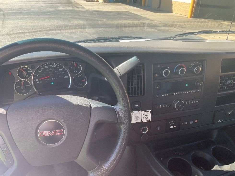 Light Duty Box Truck-Light and Medium Duty Trucks-GMC-2022-Savana G33903-Mobile-AL-117,401\n\t\tmiles-$ 30,750 - Image 18