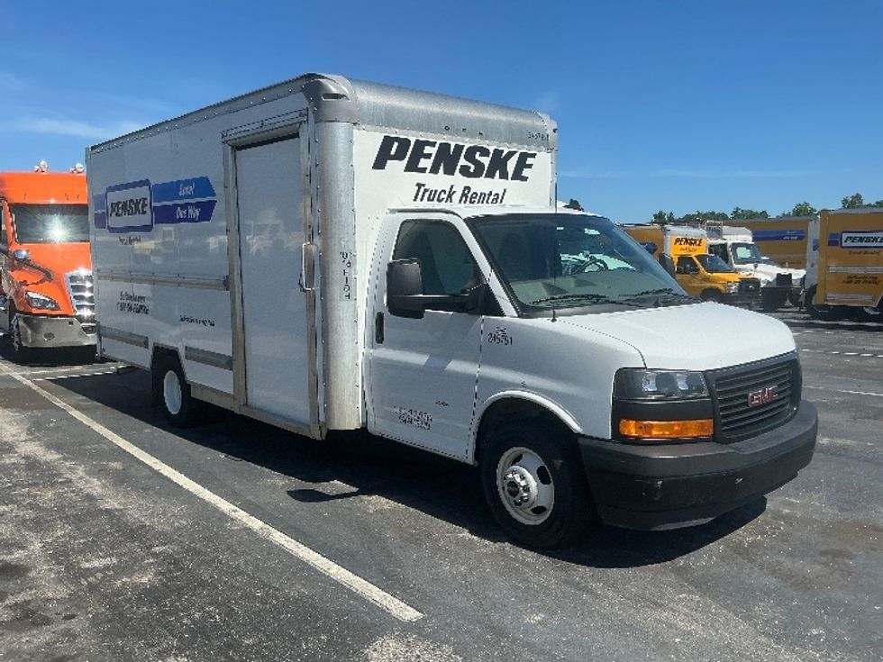 Light Duty Box Truck-Light and Medium Duty Trucks-GMC-2022-Savana G33903-Mobile-AL-68,394\n\t\tmiles-$ 38,250 - Image 1