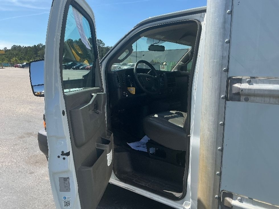 Light Duty Box Truck-Light and Medium Duty Trucks-GMC-2022-Savana G33903-Mobile-AL-68,394\n\t\tmiles-$ 38,250 - Image 15