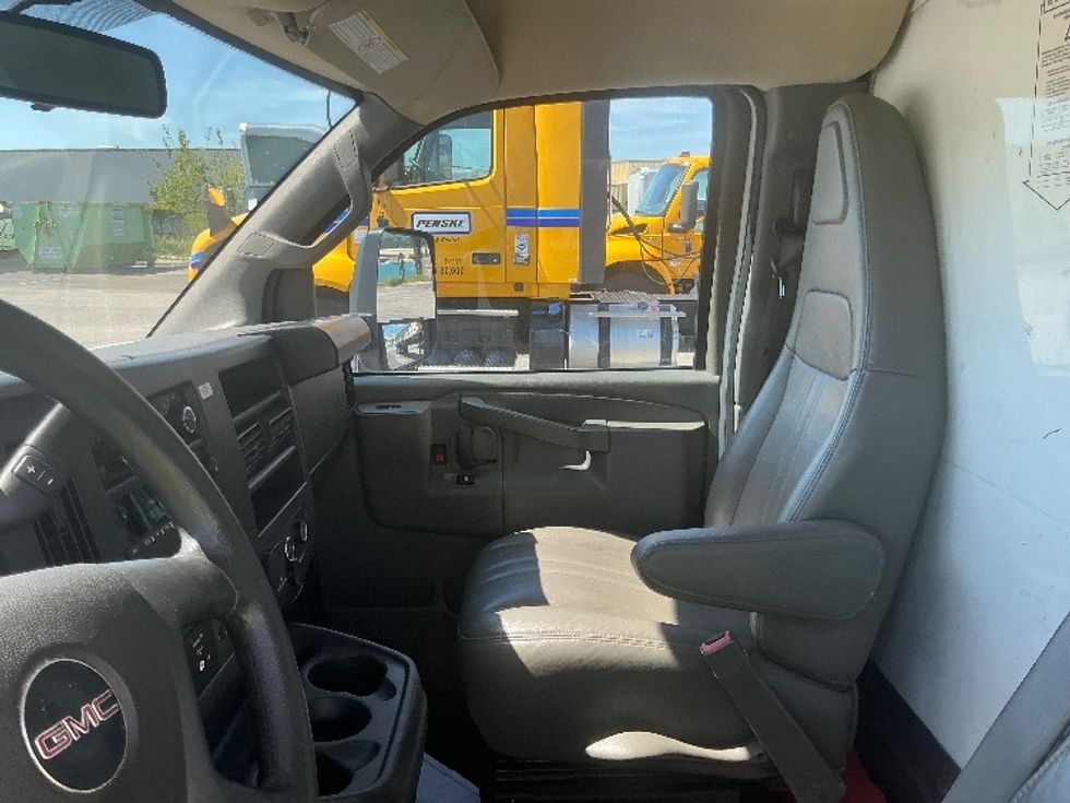 Light Duty Box Truck-Light and Medium Duty Trucks-GMC-2022-Savana G33903-Mobile-AL-68,394\n\t\tmiles-$ 38,250 - Image 18
