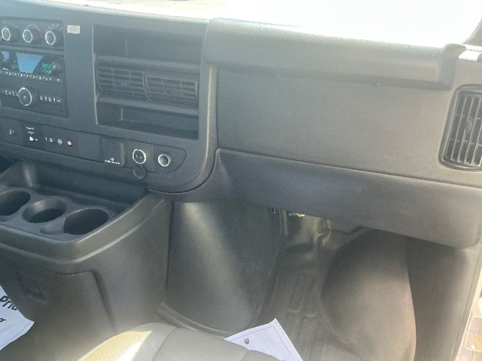 Light Duty Box Truck-Light and Medium Duty Trucks-GMC-2022-Savana G33903-Mobile-AL-68,394\n\t\tmiles-$ 38,250 - Image 20