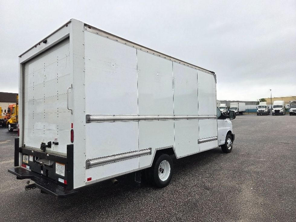 Light Duty Box Truck-Light and Medium Duty Trucks-GMC-2022-Savana G33903-Mobile-AL-68,420\n\t\tmiles-$ 34,500 - Image 13