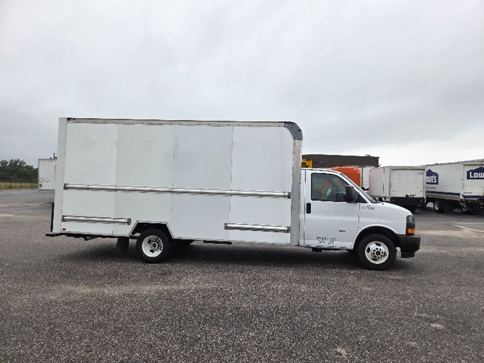 Light Duty Box Truck-Light and Medium Duty Trucks-GMC-2022-Savana G33903-Mobile-AL-68,420\n\t\tmiles-$ 34,500 - Image 15