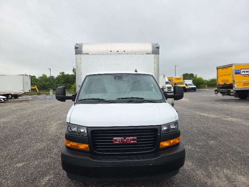 Light Duty Box Truck-Light and Medium Duty Trucks-GMC-2022-Savana G33903-Mobile-AL-68,420\n\t\tmiles-$ 34,500 - Image 2