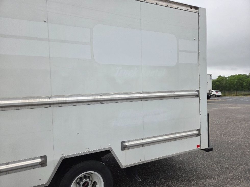 Light Duty Box Truck-Light and Medium Duty Trucks-GMC-2022-Savana G33903-Mobile-AL-68,420\n\t\tmiles-$ 34,500 - Image 26