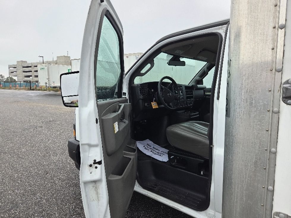 Light Duty Box Truck-Light and Medium Duty Trucks-GMC-2022-Savana G33903-Mobile-AL-74,184\n\t\tmiles-$ 33,750 - Image 16
