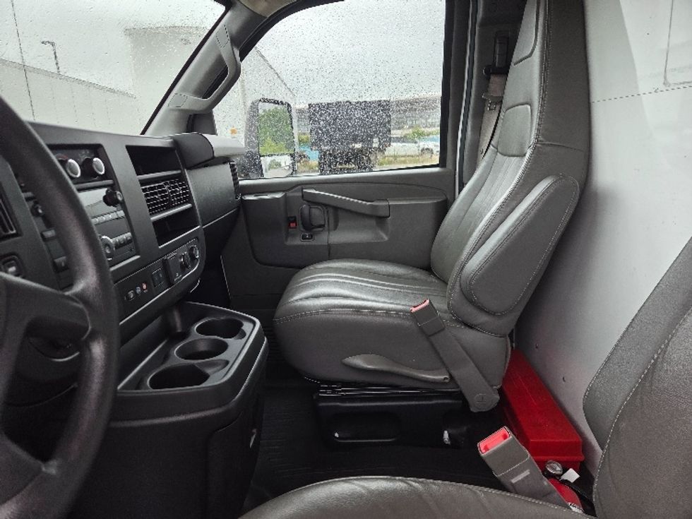 Light Duty Box Truck-Light and Medium Duty Trucks-GMC-2022-Savana G33903-Mobile-AL-74,184\n\t\tmiles-$ 33,750 - Image 19