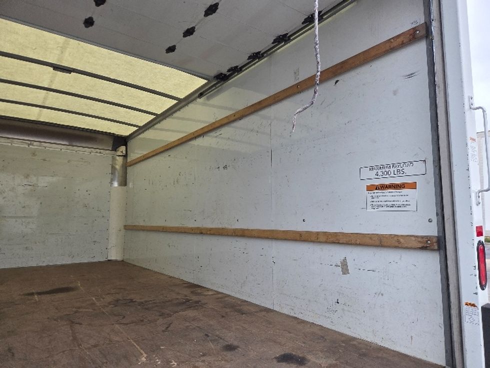 Light Duty Box Truck-Light and Medium Duty Trucks-GMC-2022-Savana G33903-Mobile-AL-92,401\n\t\tmiles-$ 31,750 - Image 12