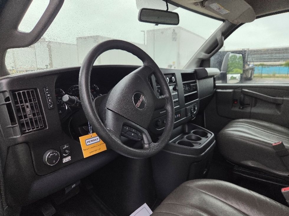 Light Duty Box Truck-Light and Medium Duty Trucks-GMC-2022-Savana G33903-Mobile-AL-92,401\n\t\tmiles-$ 31,750 - Image 18