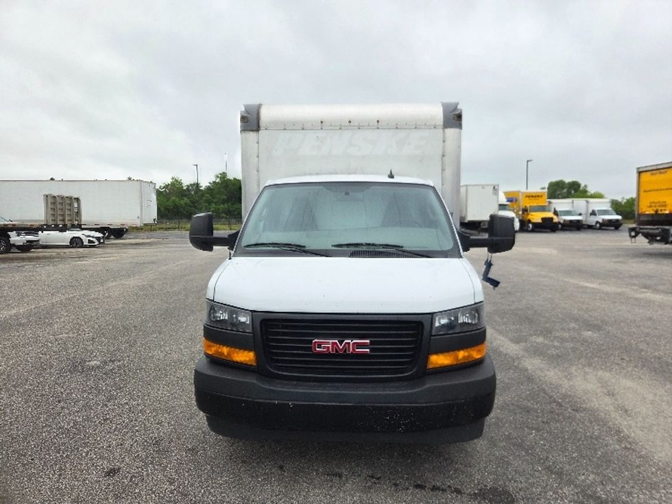 Light Duty Box Truck-Light and Medium Duty Trucks-GMC-2022-Savana G33903-Mobile-AL-92,401\n\t\tmiles-$ 31,750 - Image 2