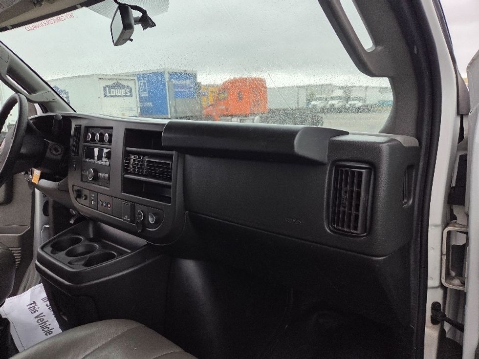 Light Duty Box Truck-Light and Medium Duty Trucks-GMC-2022-Savana G33903-Mobile-AL-92,401\n\t\tmiles-$ 31,750 - Image 21