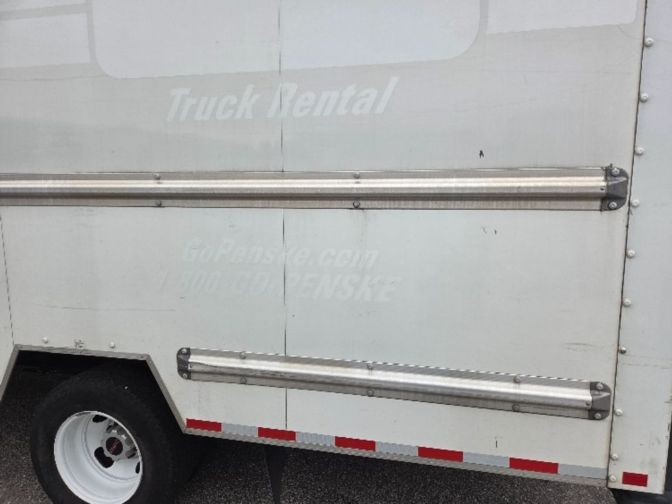 Light Duty Box Truck-Light and Medium Duty Trucks-GMC-2022-Savana G33903-Mobile-AL-92,401\n\t\tmiles-$ 31,750 - Image 26