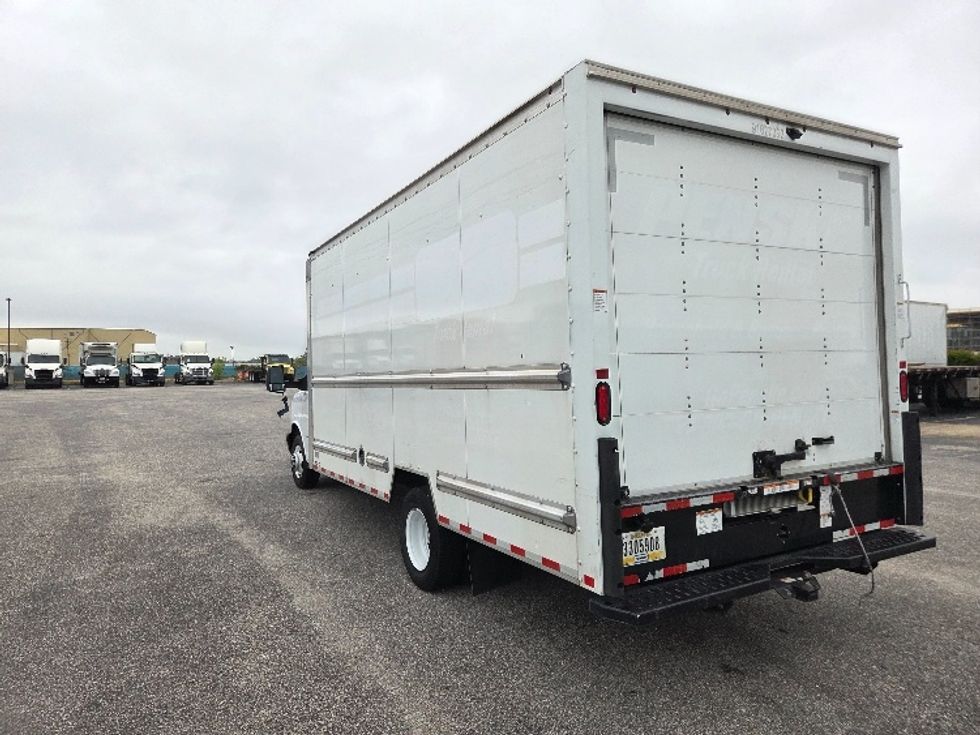 Light Duty Box Truck-Light and Medium Duty Trucks-GMC-2022-Savana G33903-Mobile-AL-92,401\n\t\tmiles-$ 31,750 - Image 6