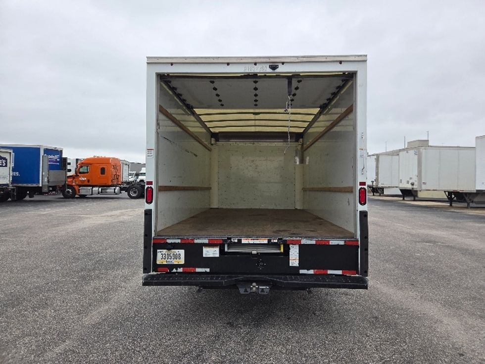 Light Duty Box Truck-Light and Medium Duty Trucks-GMC-2022-Savana G33903-Mobile-AL-92,401\n\t\tmiles-$ 31,750 - Image 9