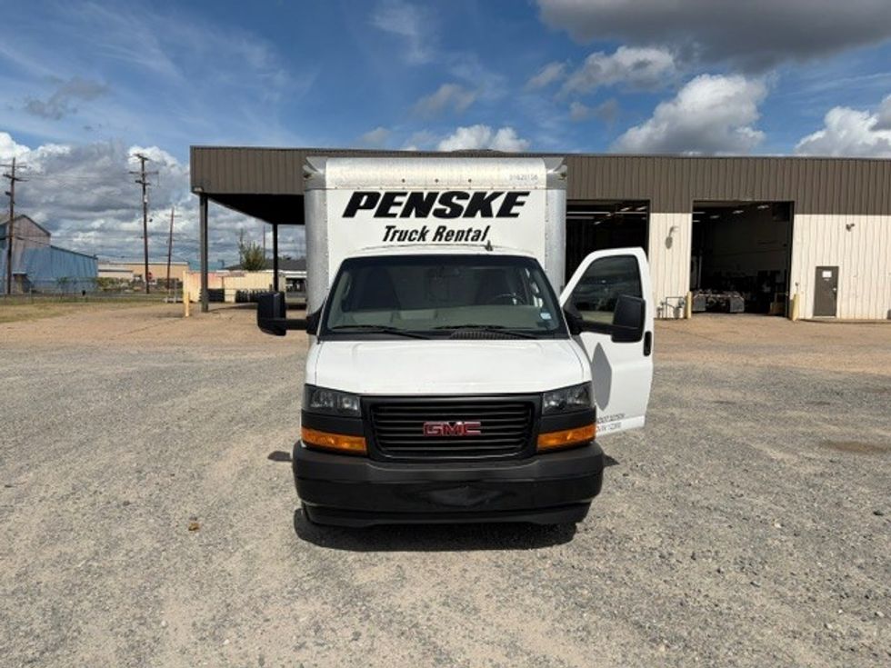 Light Duty Box Truck-Light and Medium Duty Trucks-GMC-2022-Savana G33903-Monroe-LA-92,243\n\t\tmiles-$ 33,750 - Image 2