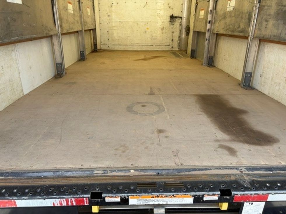 Light Duty Box Truck-Light and Medium Duty Trucks-GMC-2022-Savana G33903-Monroe-LA-92,243\n\t\tmiles-$ 33,750 - Image 8